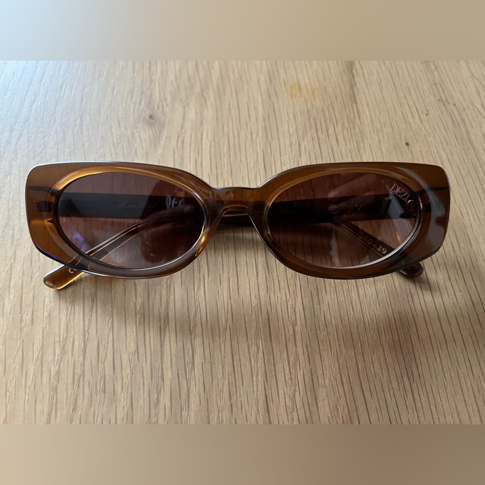 Dezi “Booked” Sunglasses